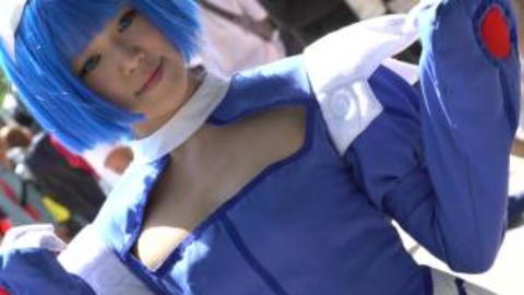 日本漫展妹子蓝色制服cosplay