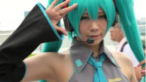 日本漫展妹子cosplay初音未来