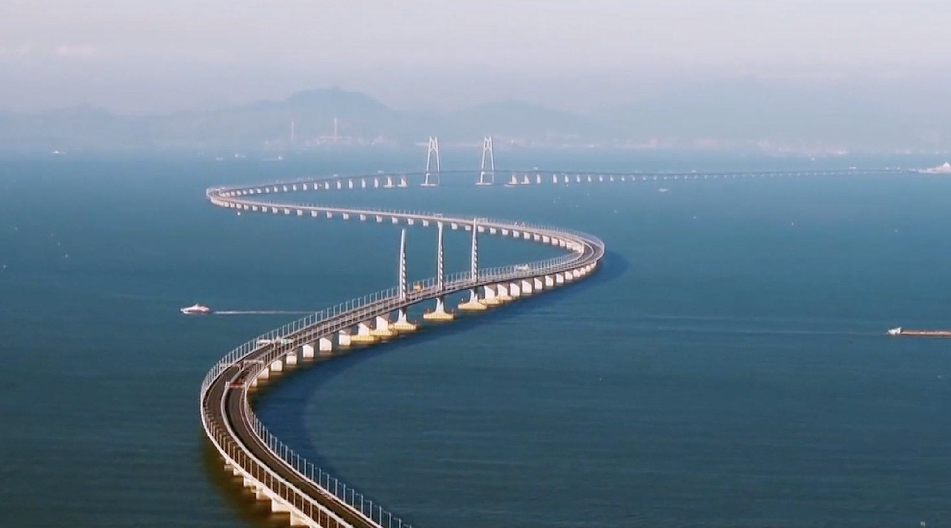 独家揭秘世界级网红养成记——港珠澳大桥