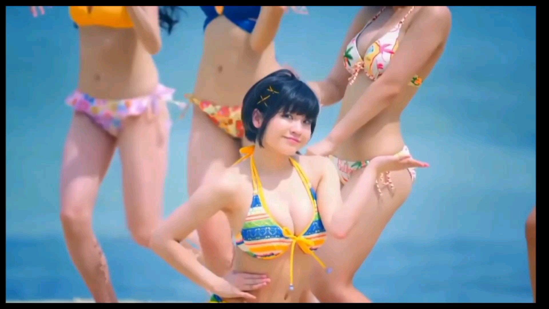 日本妹子泳衣沙滩舞