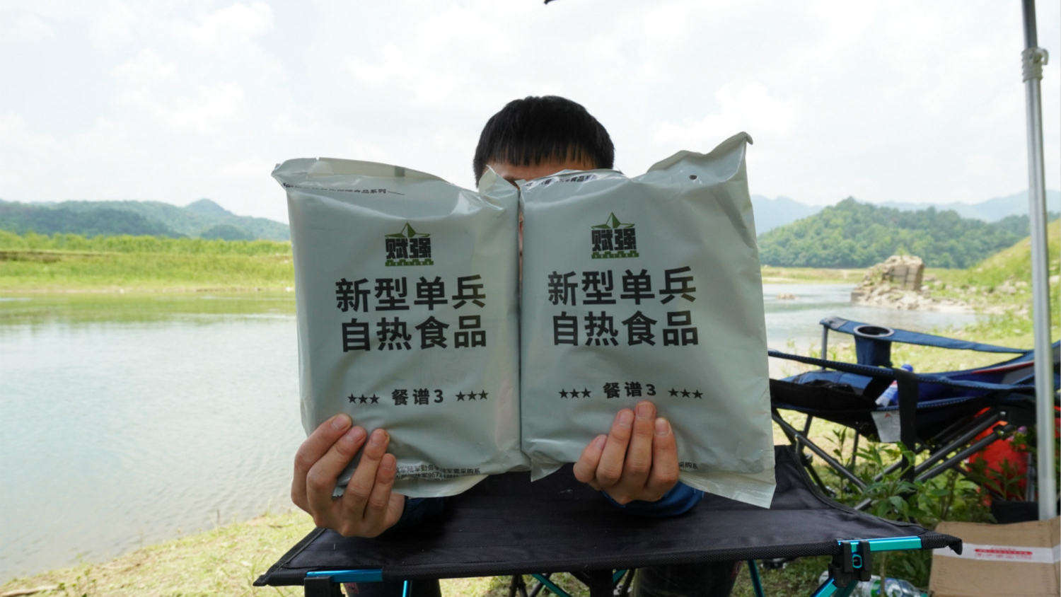 野外试吃火箭军单兵口粮,连加热袋都和09,13口粮不一样