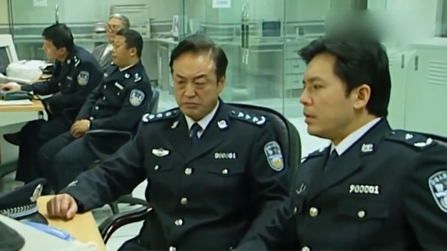 放过你: 老头被黑老大威胁, 谁料直接惊动全市武警, 黑老大慌了!