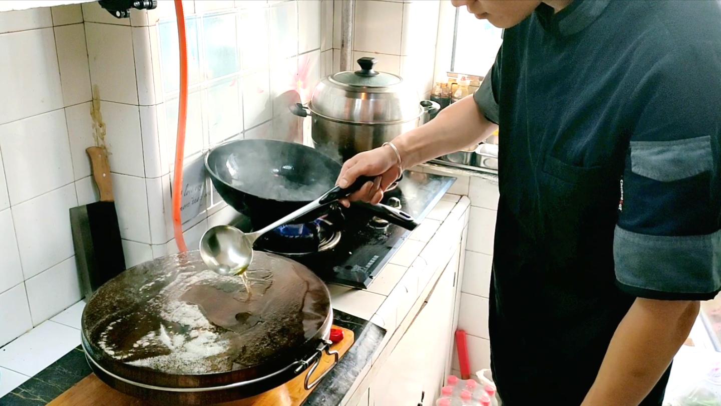 新买的菜墩, 为什么要用油炸呢?