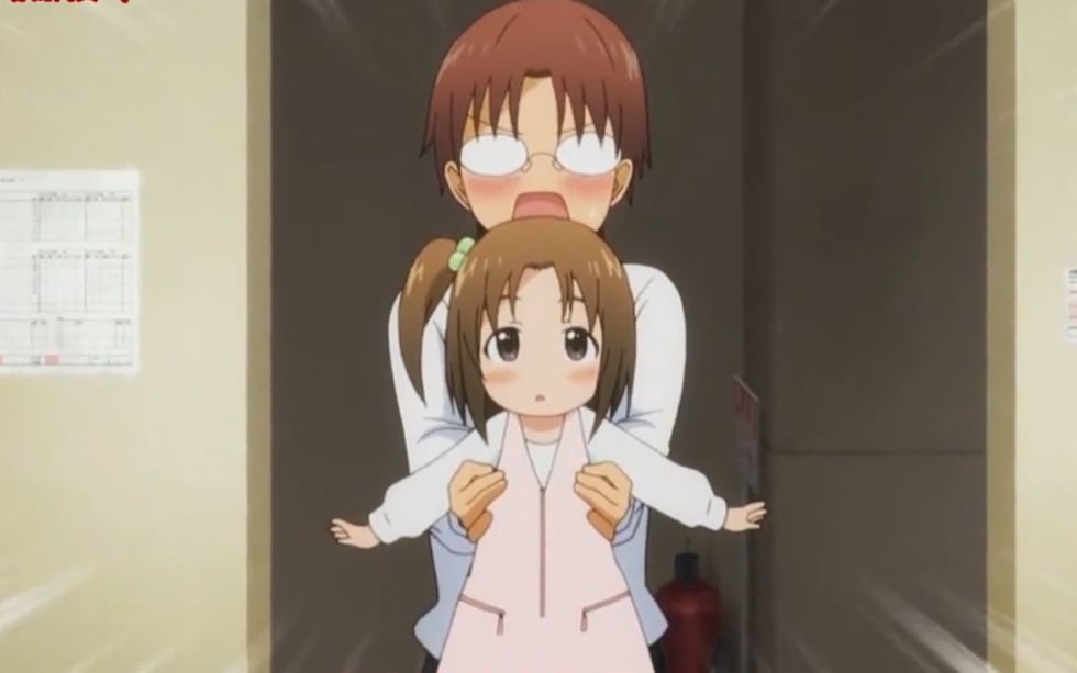 “你怎么带了个小女孩回来啊! ”