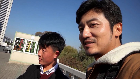 雷探长探秘喀什竟然还有陨石卖当地人摘棉花一个月赚多少钱