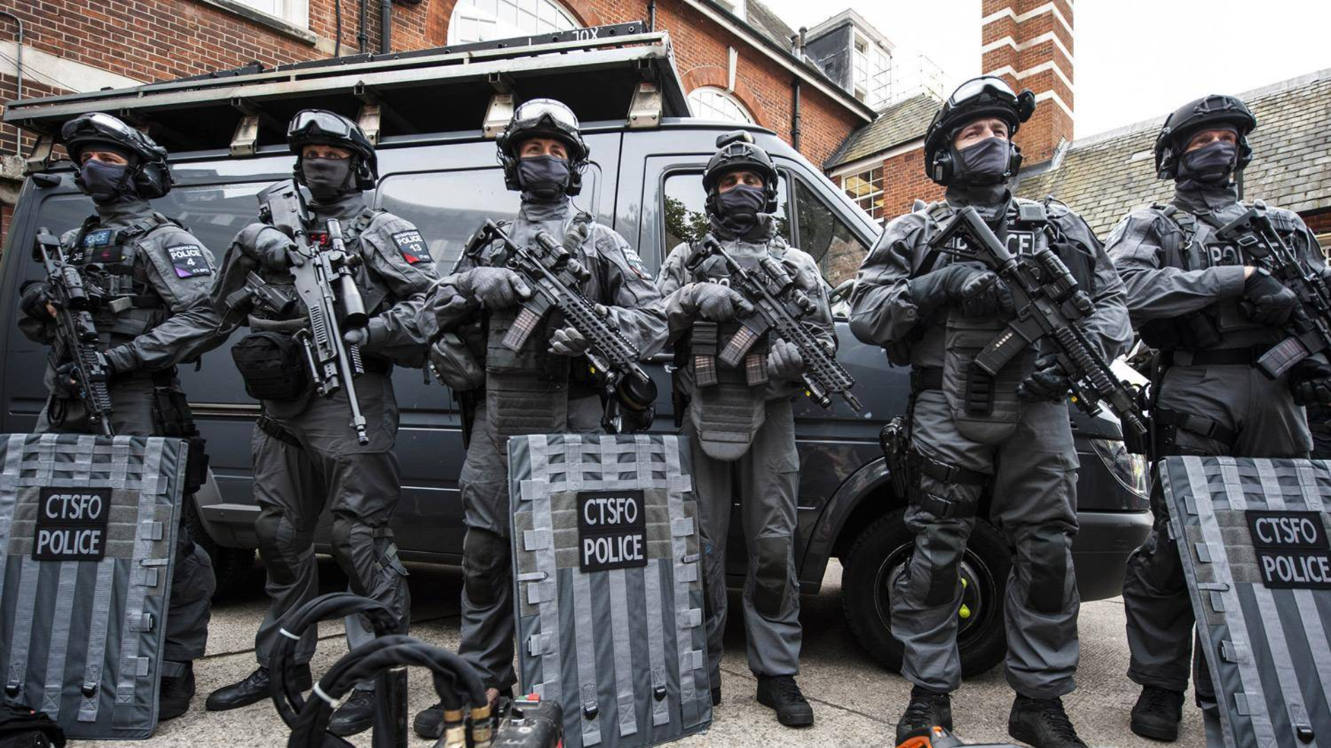 英国特警武装图片