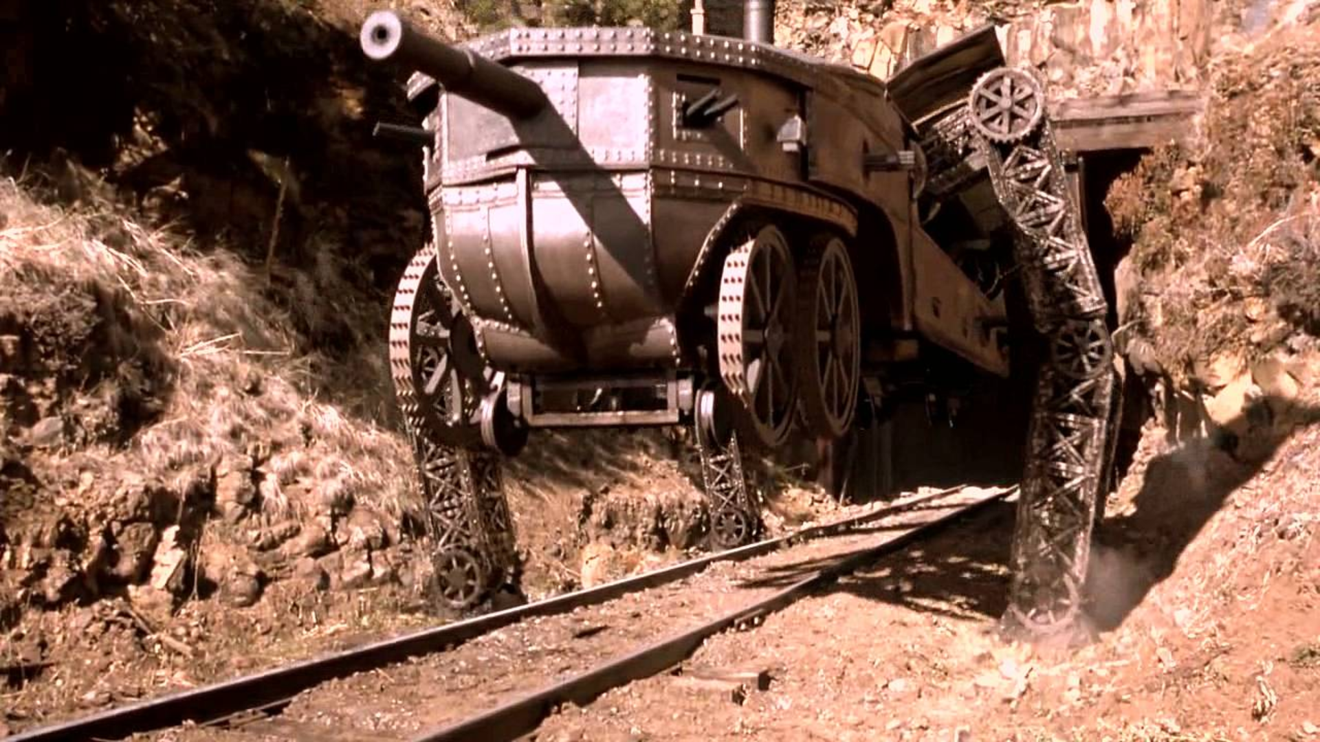 电影:全程黑科技,火车不仅能变形,还能使用各种武器!