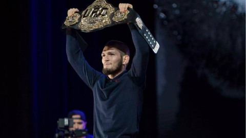 ufc骨头乔恩琼斯mma最好的拳手之一轻重量级冠军