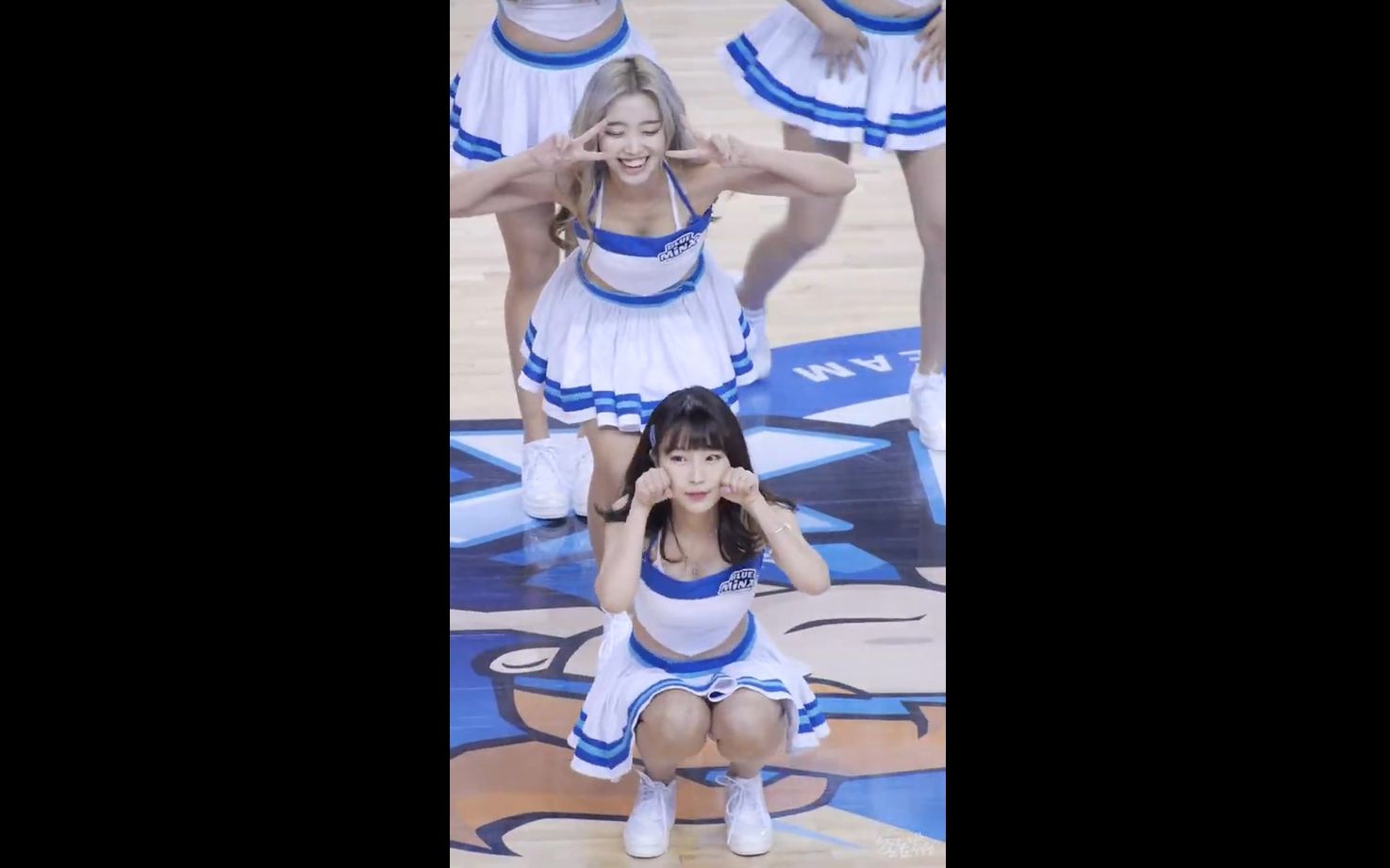 性感短裙热舞饭拍