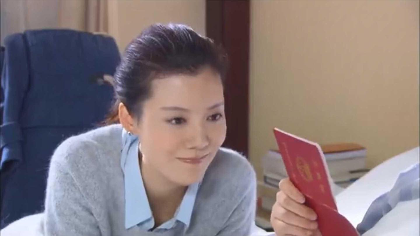 结婚: 拜金未婚妻抛弃穷男友, 谁料他结婚全是豪车护驾, 后悔了