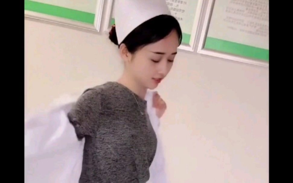 这 护 士 就 离 谱? ?