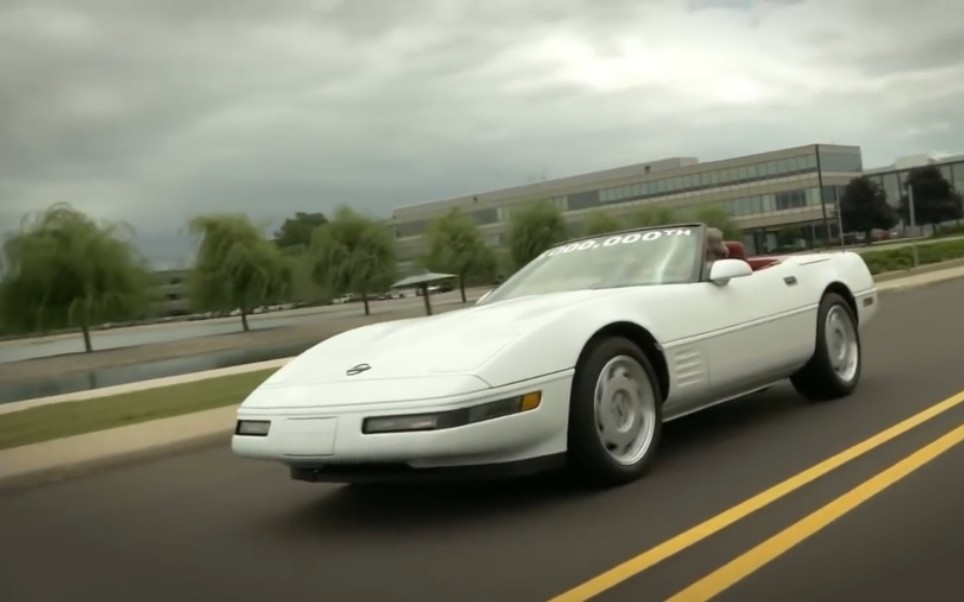 翻新修复————油管一小哥修复一款雪佛兰Corvette(科尔维特跑车)