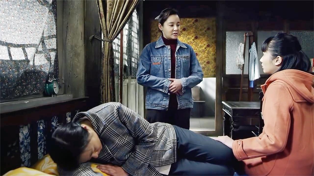 情满四合院第三十四集03: 秦淮茹以为傻柱拿户口本办离婚, 很伤心