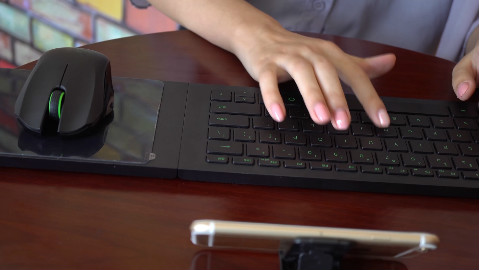 客厅新宠 膝上外设——Razer雷蛇堡垒神蛛无线键鼠套装上手简评