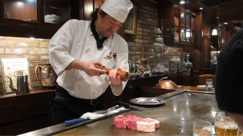 看看真正的日本神户牛肉铁板烧