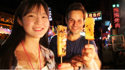 【吃货老外】和妹子一起游吃西安
