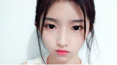惹人怜爱的柔弱妆容