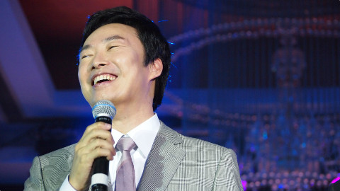 小哥16年最新段子:费玉清双十一连爆段子,朱丹都羞红脸!