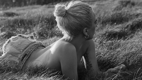 Lady Gaga《Million Reasons》( 中英字幕)