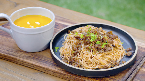 蚝油肉酱捞面配南瓜羹【曼达小馆】