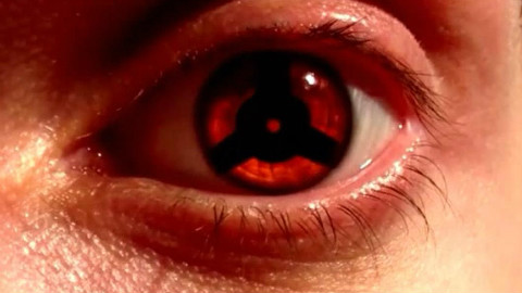 一身冷汗:老外用最新技术做出动态的血轮眼美瞳,看起来好吓人!
