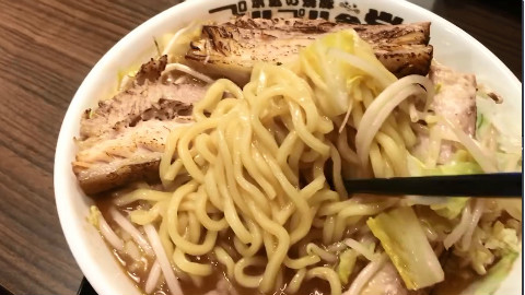 日本美食探店:猪肉拉面