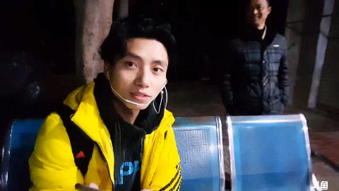 【街头尬唱】尴尬家族下基层,乡村尬唱来一波【卖血哥】