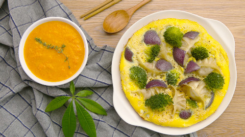 蔬菜抱蛋煎饺配南瓜浓汤|太阳猫早餐