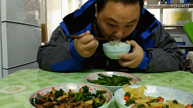 农村大表哥 蒜苗炒肉土豆片扁豆餐