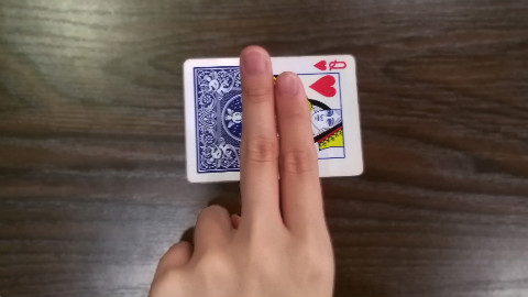 魔术教学:扑克瞬间翻面?手比眼快!原来这么简单