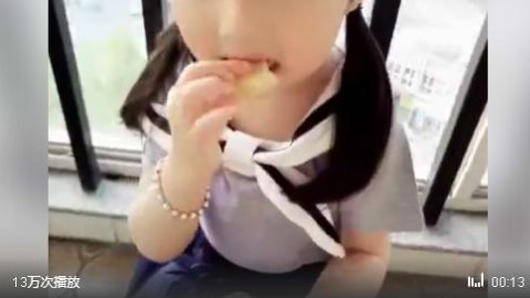 以后一定要有个这么萌的女儿,好可爱