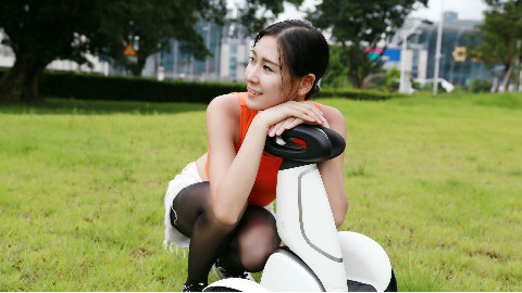 小米九号平衡车Plus测评,黑丝美女的新晋恋爱僚机!