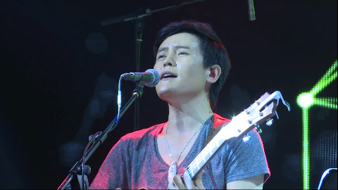 顾峰糖果音乐会现场经典歌曲《犯错》