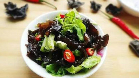 木耳泡发是用冷水还是热水,方法用错了,对身体危害极大