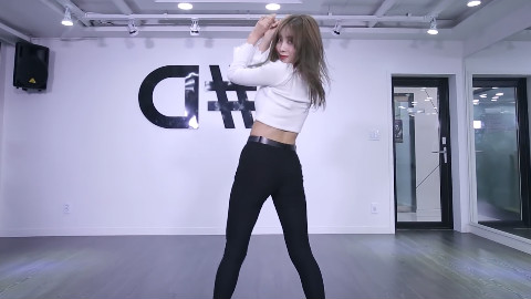 好身材小姐姐跳EXID新曲DDD给你们看