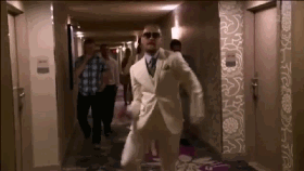 也就他能驾驭这么个走姿 康纳麦格雷戈走路合集