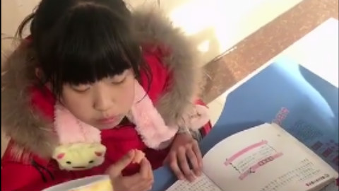 这个妹妹是捡的吧