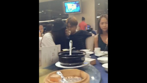 饭局上的尴尬