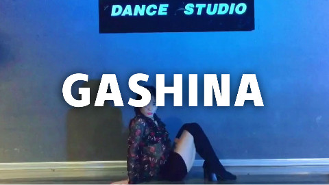 【口袋舞蹈】美女姐姐性感翻跳宣美《Gashina》,展现完美好身材