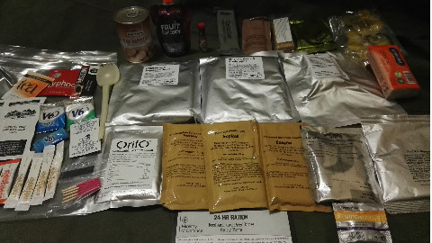 英国军粮二黑暗料理来了蔬菜鸡肉汤加鬼畜泡腾片(黑醋栗味)