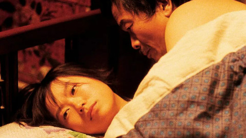 一部让人窒息到绝望的电影《盲山》女大学生遭拐卖被囚禁3年,因尺度问题至今未在国内上映