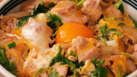 哦~呀~口~咚!超简单超满足的亲子丼,不放一滴油也鲜软嫩滑!