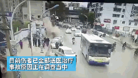 恐怖!景德镇一路口煤气管道爆炸 地面被掀起