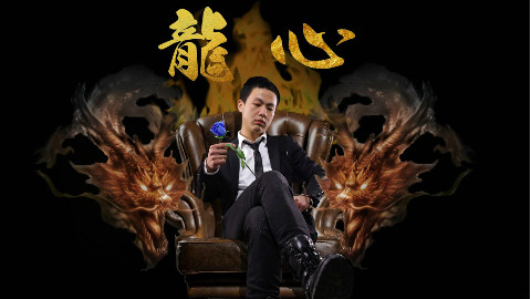 中国小伙玩了一个魔术,感觉比刘谦的魔术更神奇!毫无破绽