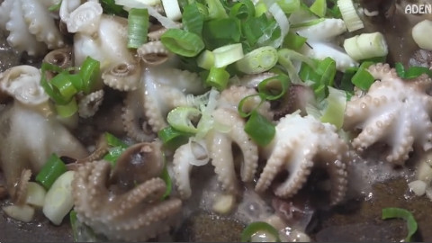实拍台湾夜市海鲜铁板烧:小章鱼龙虾螃蟹竹蛏皮皮虾!应有尽有!