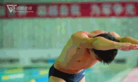 看军人叔叔怎么教你游泳