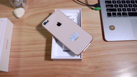『极速开箱』苹果iPhone 8 Plus简单开箱体验 一种之前从未有过的体验