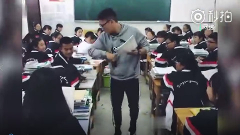 现在的老师都这么会玩吗?神一般的老师!