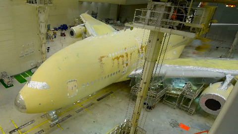 98秒延时摄影见证土豪航空A380客机保养全过程,工程浩大!