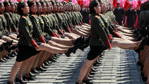 为什么要阅兵? 2分钟回顾朝鲜阅兵历史